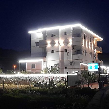 Hotel Apostoli Përmet Exteriör bild