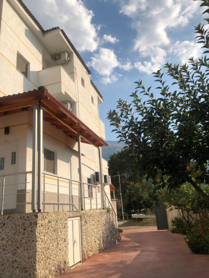 Hotel Apostoli Përmet Exteriör bild