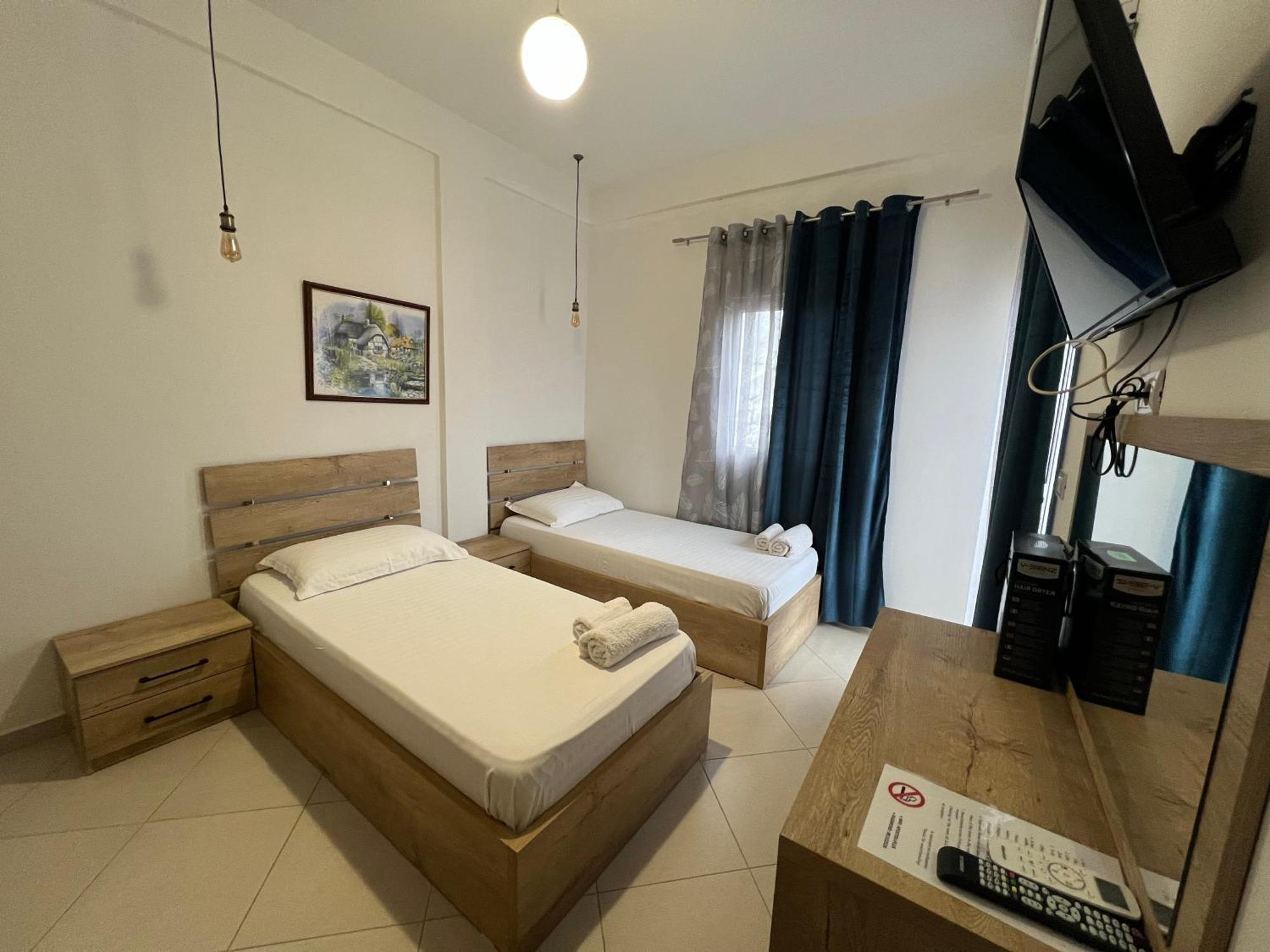 Hotel Apostoli Përmet Exteriör bild