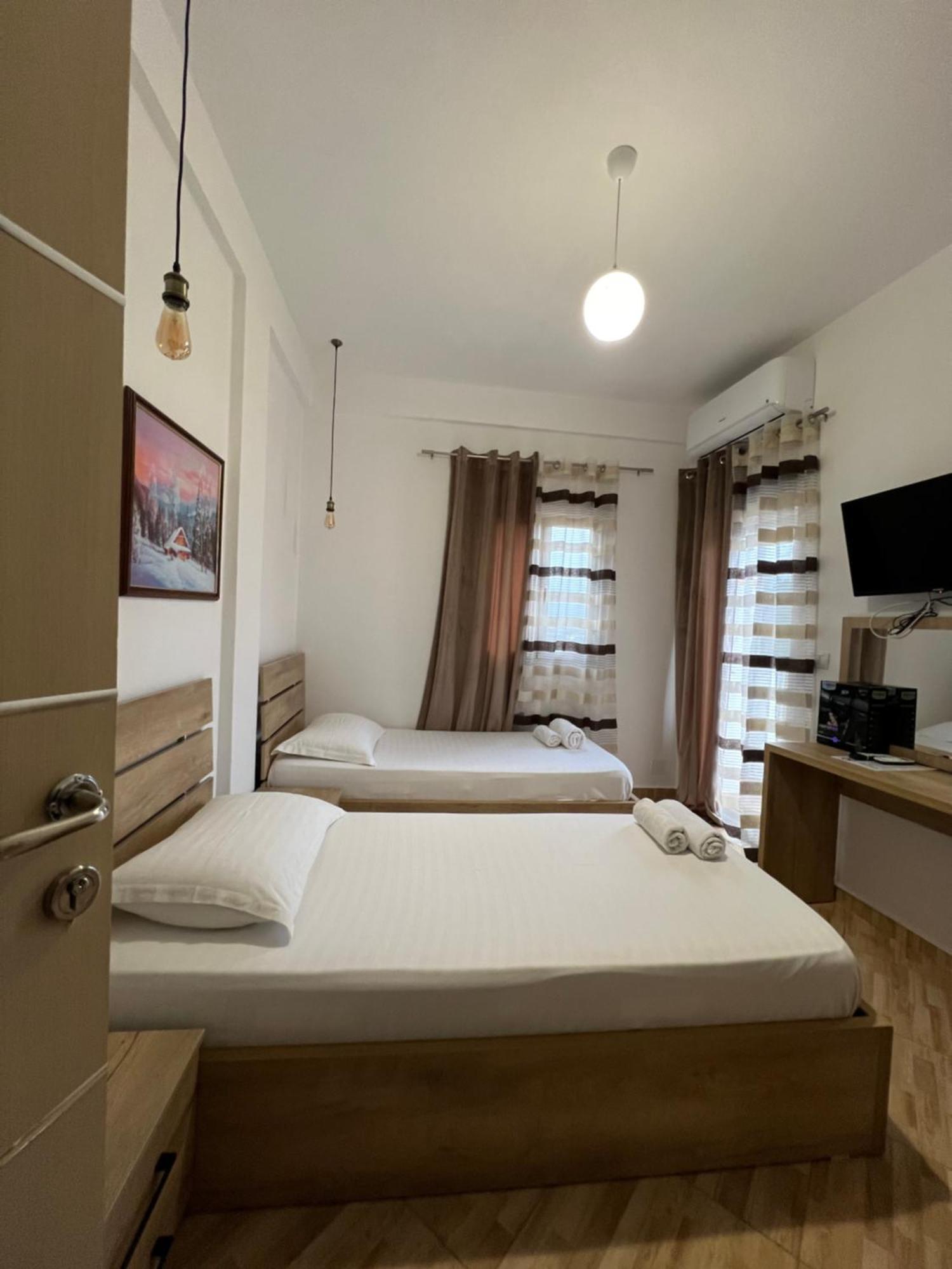 Hotel Apostoli Përmet Exteriör bild