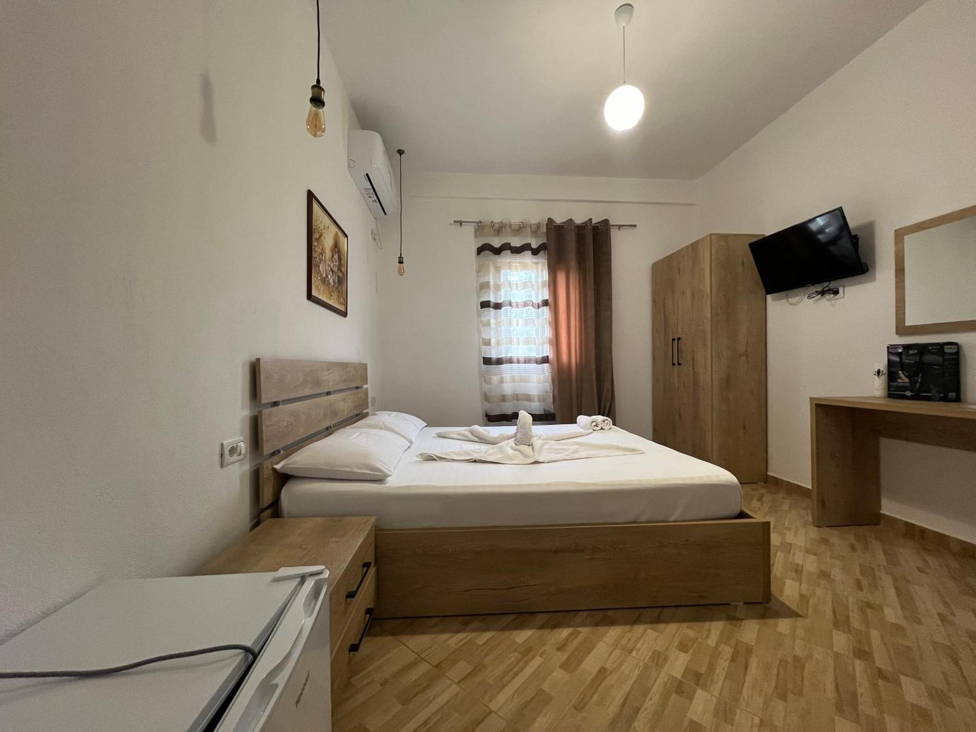 Hotel Apostoli Përmet Exteriör bild