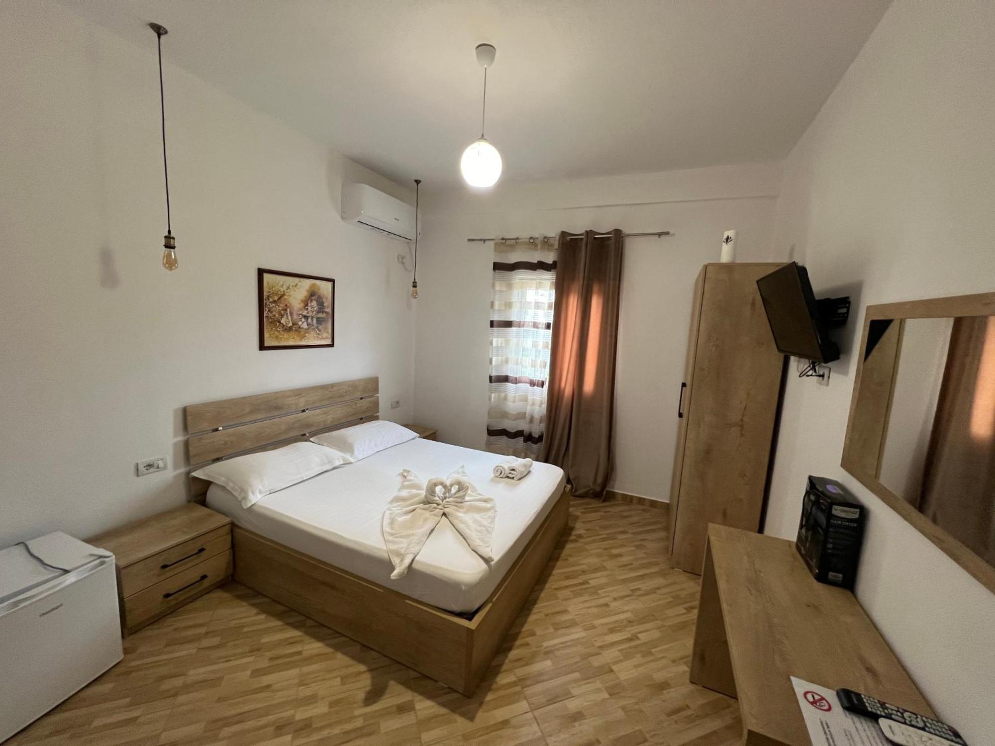 Hotel Apostoli Përmet Exteriör bild